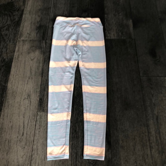 LulaRoe Woman’s leggings. - Picture 2 of 7